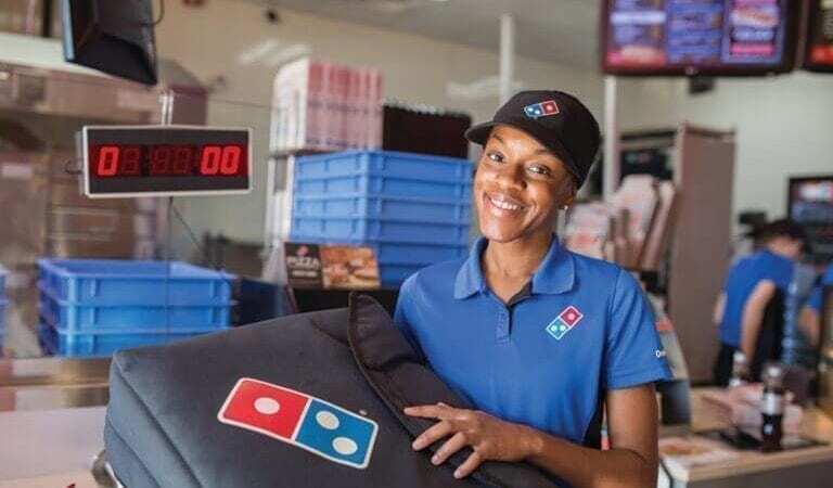 dominos-pizza-employee
