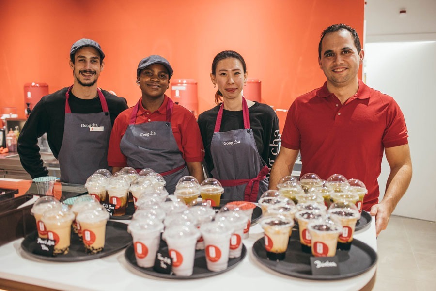 imgi_9_gong-cha-staff